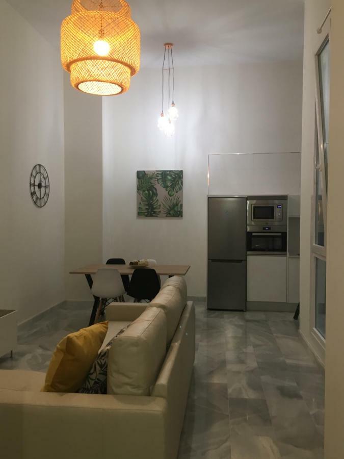 Apartamento nuevo en casa tipo palacio Cádiz Exterior foto